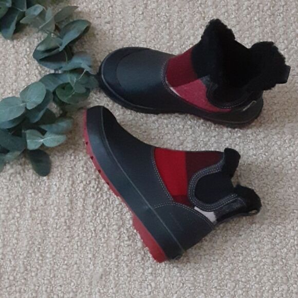Keen Shoes - NIB Keen Elsa Chelsea Waterproof Faux Fur Boots size 5